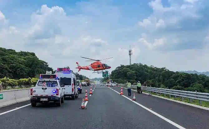 赤壁高速公路汽车救援案例